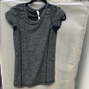 Lulu lemon Size 6 Heather Gray Women's Top NEVER WORN
